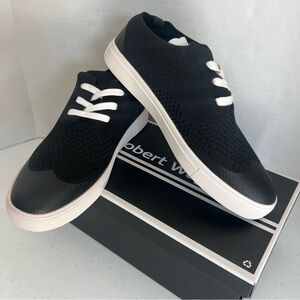 Robert Wayne mens lowtop casual shoes Black size 9.5 new in box.